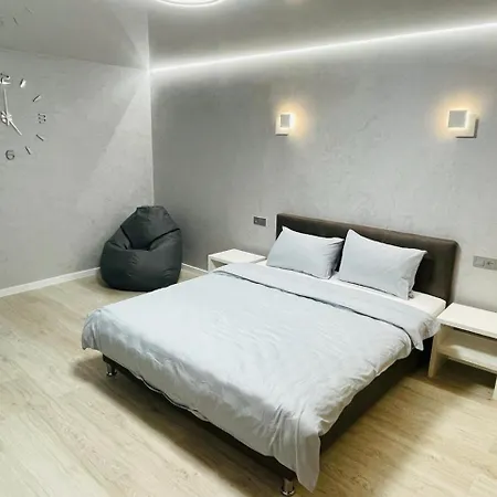Apartcenter Vip Апартаменты В Центре Города Kryvyi Rih Exterior photo
