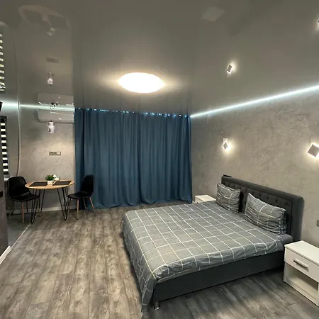 Apartcenter Vip Апартаменты В Центре Города Kryvyi Rih Exterior photo