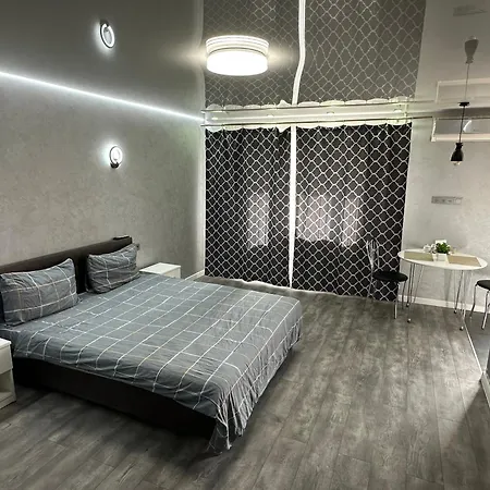 Apartcenter Vip Апартаменты В Центре Города Kryvyi Rih Exterior photo